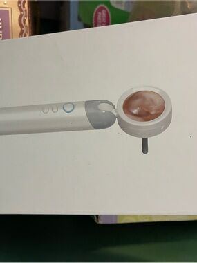 White Handheld Electronic Magnifier with LED Light